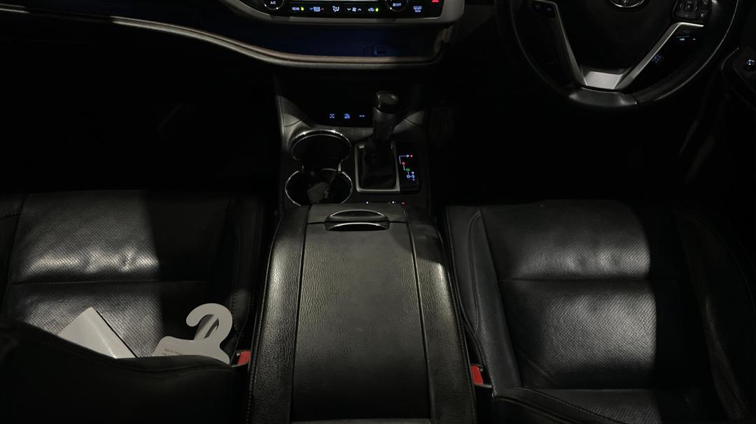 2016 Toyota Kluger Grande (4x4), Automatic, 104656 km, Center Console