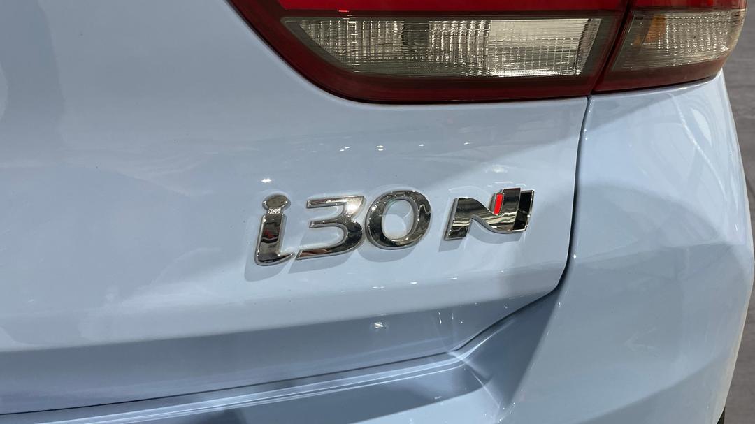 2021 Hyundai i30 N Line Premium, Manual, 31497 km, Badge (Boot Right Side)