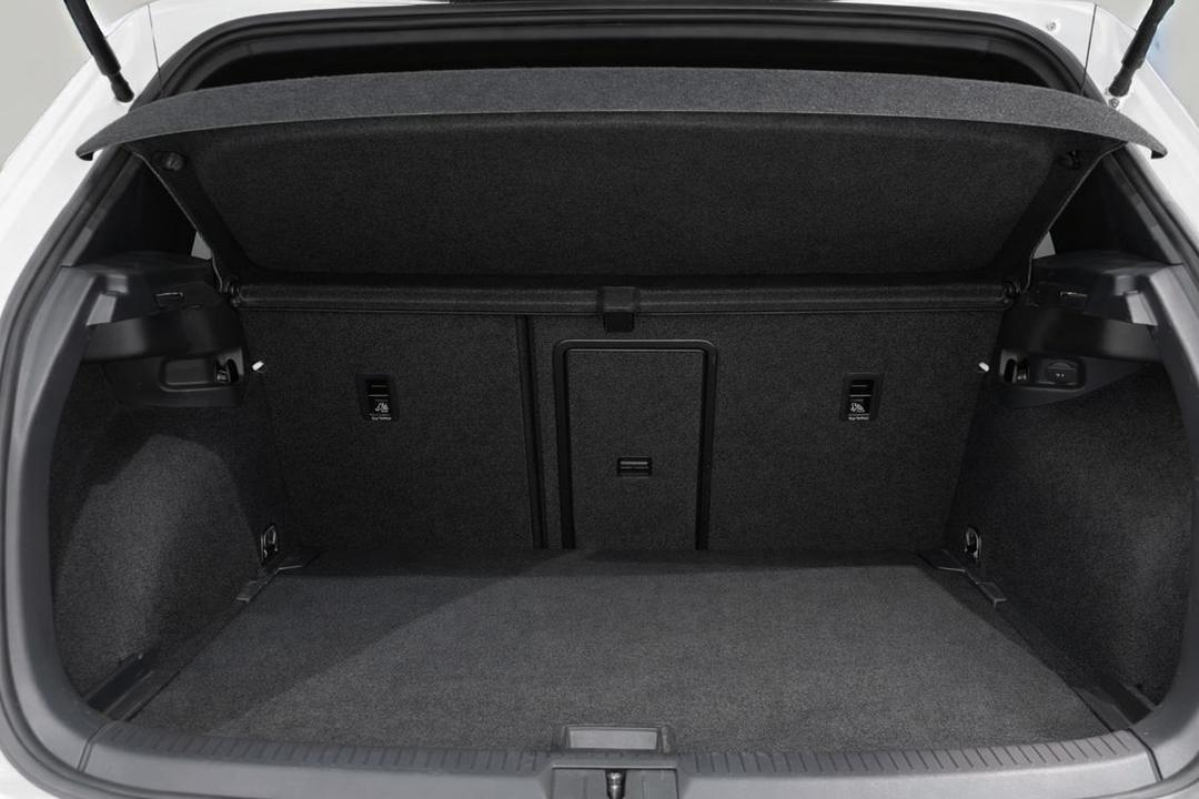 2019 Volkswagen Golf R, Automatic, 115230 km, Boot Inside View