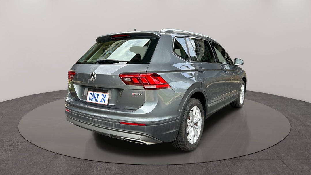 Right Back Diagonal (45- Degree) View