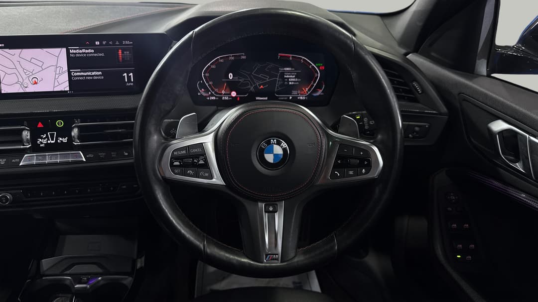 2021 BMW 1 28ti, Automatic, 63603 km, Steering Wheel Close-up