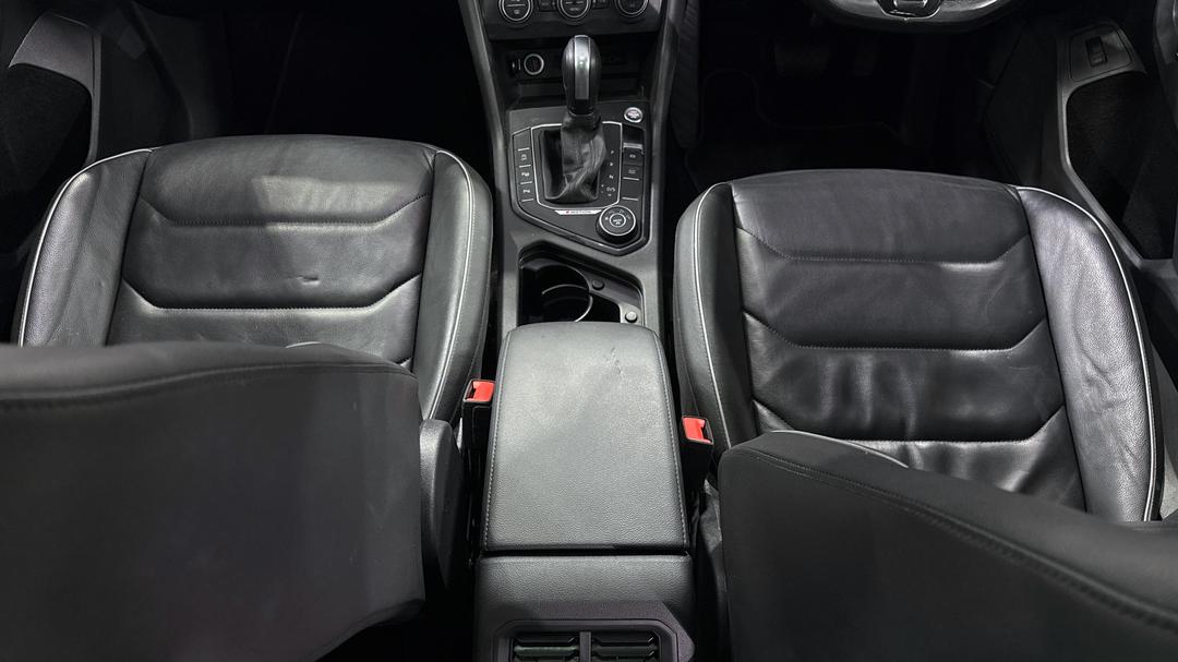 2020 Volkswagen Tiguan Allspace 132 Tsi Comfortline, Automatic, 57783 km, Center Console