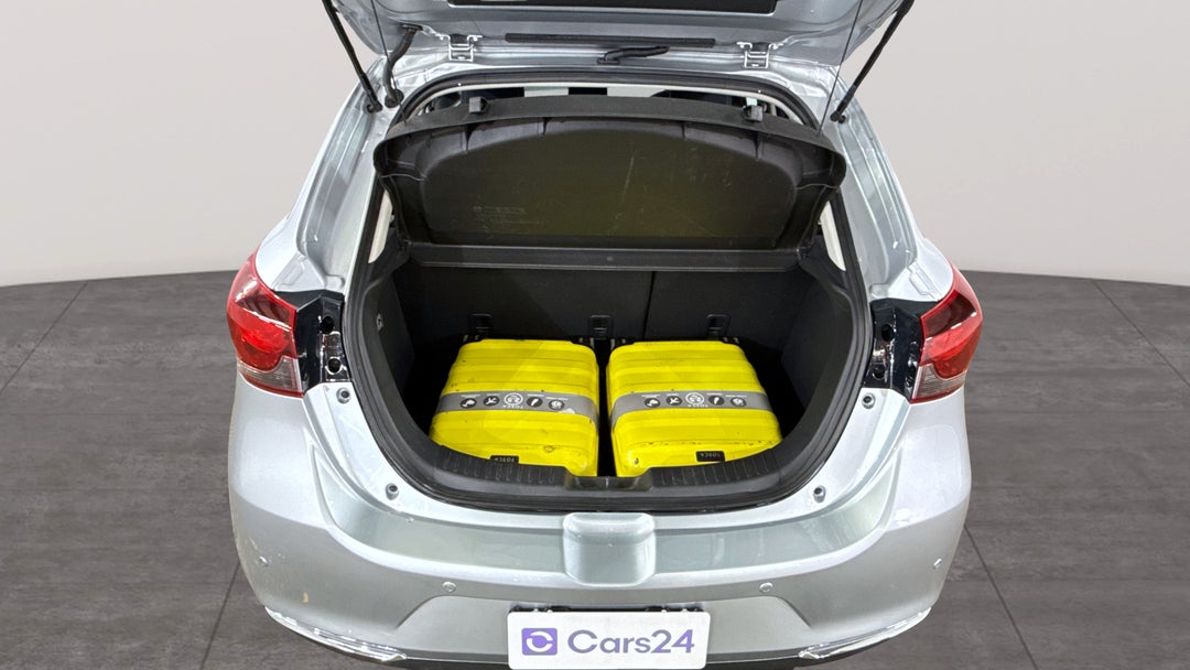 2022 Mazda Mazda2 G15 Evolve, Automatic, 32912 km, Boot Inside View with Luggage