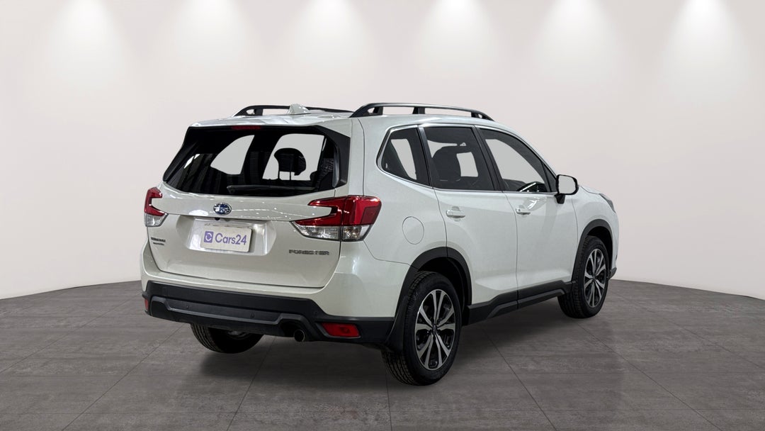 2022 Subaru Forester 2.5i Premium (AWD), Automatic, 70641 km, Right Back Diagonal (45- Degree) View