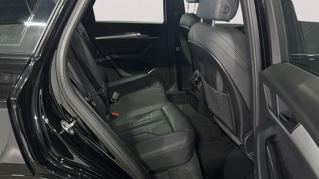 2021 Audi Q5 45 Tfsi Quattro Sport Mhev, Automatic, 71642 km, Right Side Rear Door Cabin View