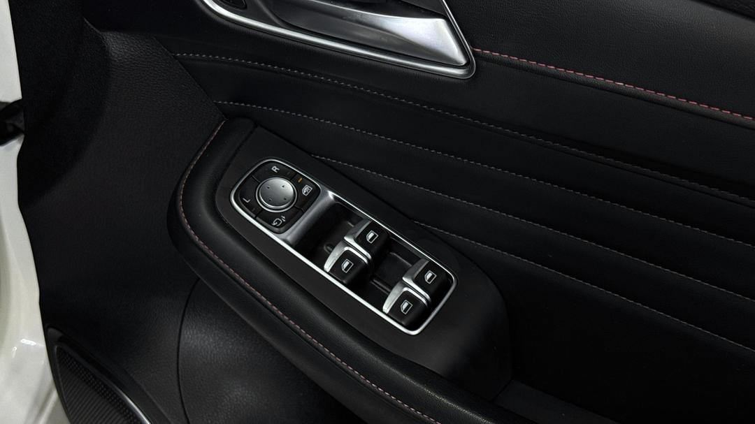 2021 MG HS Excite X, Automatic, 72630 km, Drivers Side Door Panel Controls