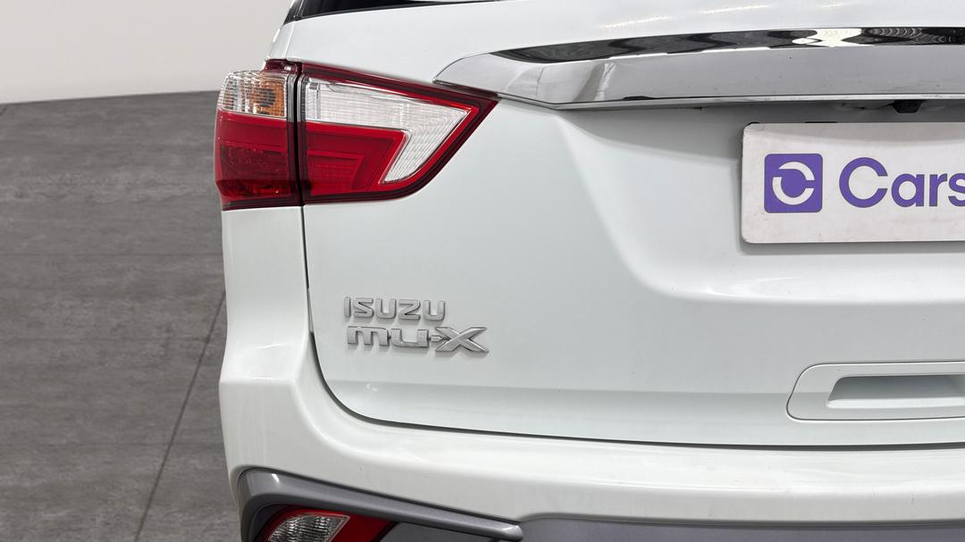 2017 Isuzu MU-X Ls-u (4x4), Automatic, 122650 km, Badge (Boot Left Side)