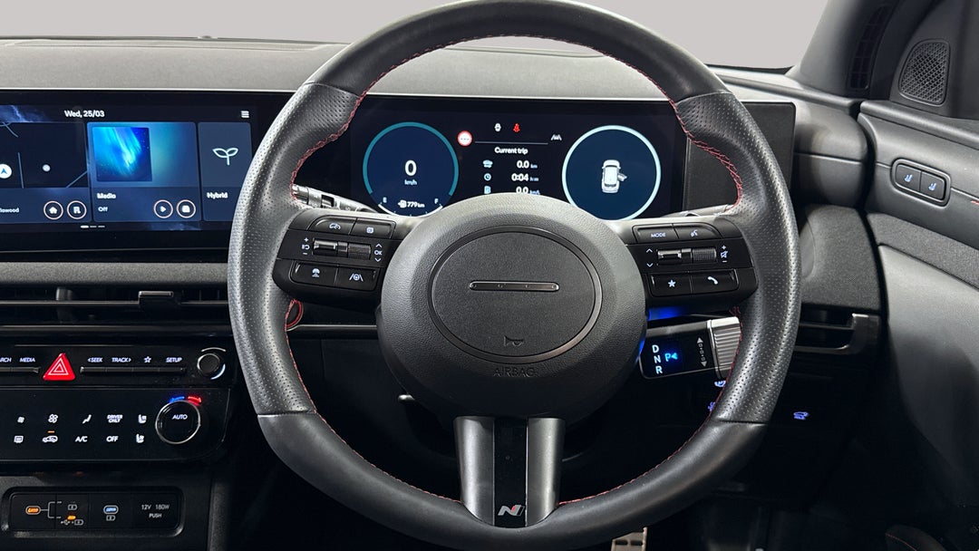 2025 Hyundai Tucson Premium N Line Hybrid (AWD), Automatic, 16163 km, Steering Wheel Close-up