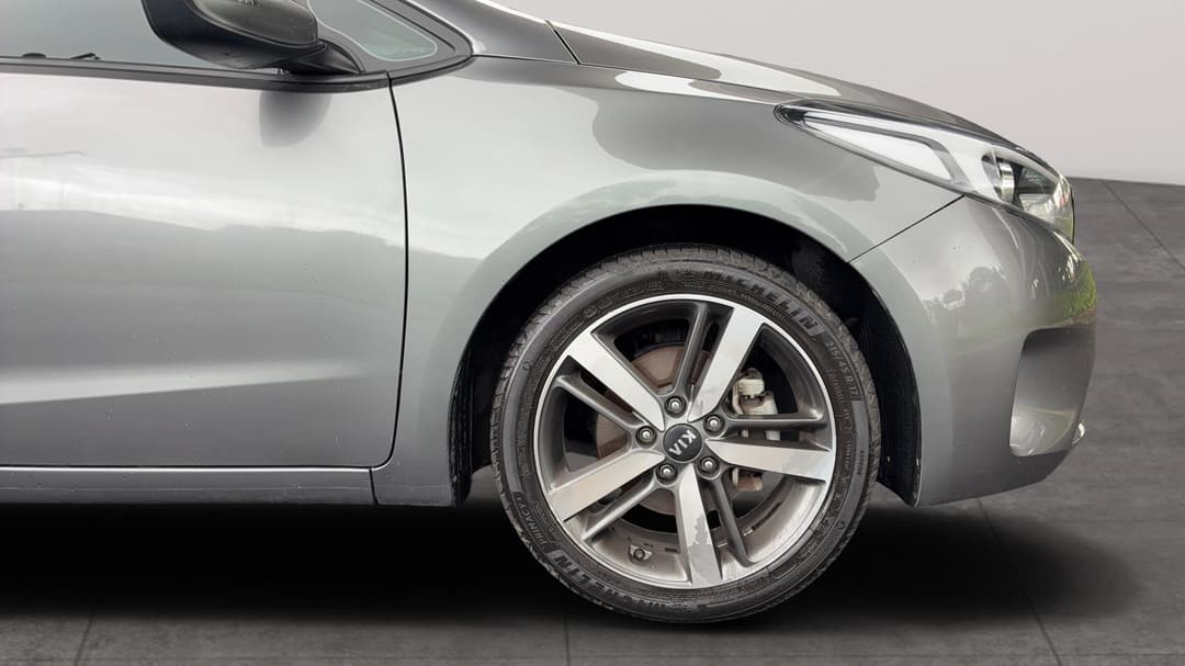2017 Kia Cerato Sport, Automatic, 161453 km, Right Front Wheel