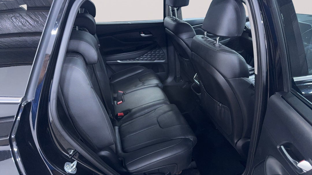 2020 Hyundai Santa Fe Highlander Crdi Blk-bge (AWD), Automatic, 35861 km, Right Side Rear Door Cabin View