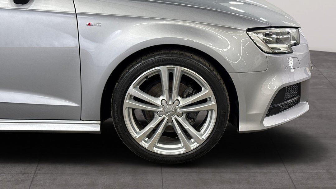2019 Audi A3 35 Tfsi  (1.4 Tfsi Cod), Automatic, 55963 km, Right Front Wheel
