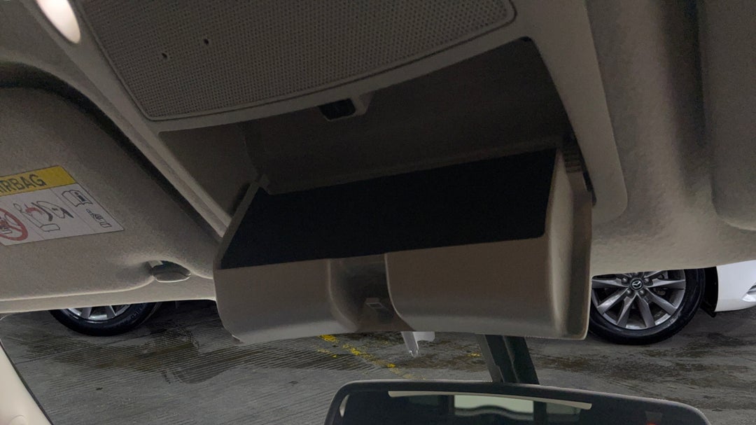 On-Roof Controls/Sunglass holder