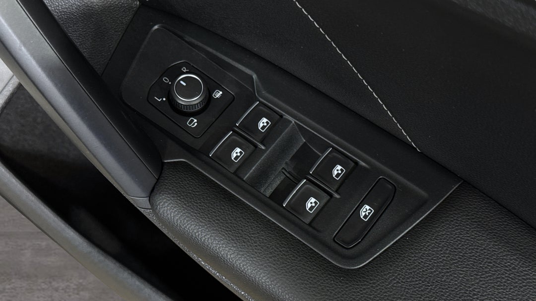 2019 Volkswagen Tiguan 132 Tsi R-line Edition, Automatic, 44280 km, Drivers Side Door Panel Controls