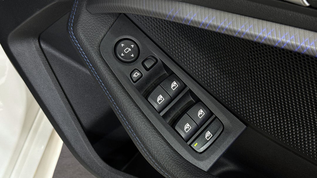 2023 BMW 1 18i M Sport, Automatic, 22449 km, Drivers Side Door Panel Controls