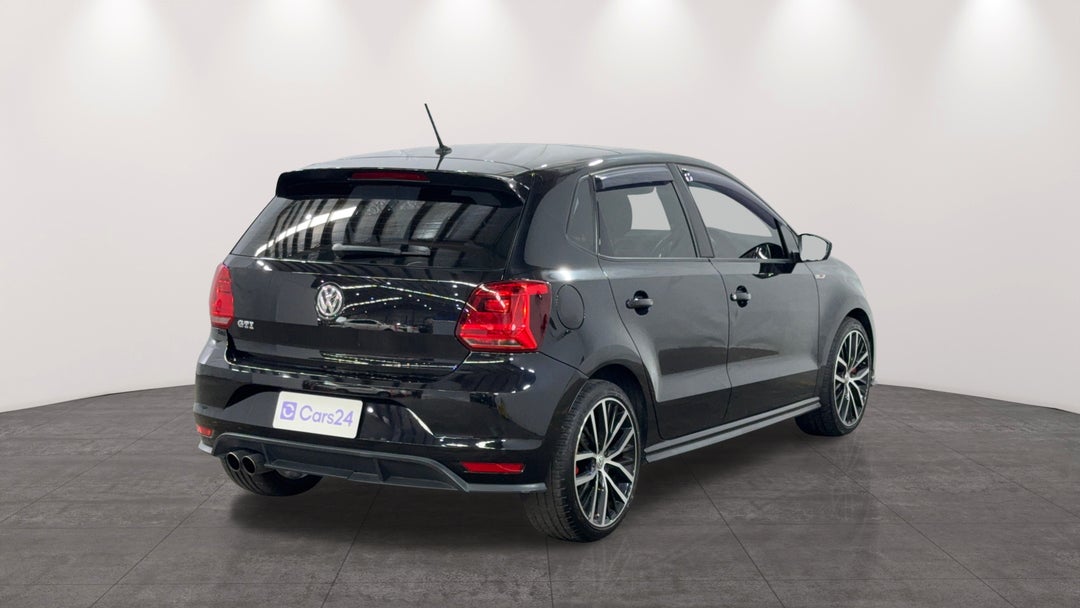 Right Back Diagonal (45- Degree) View