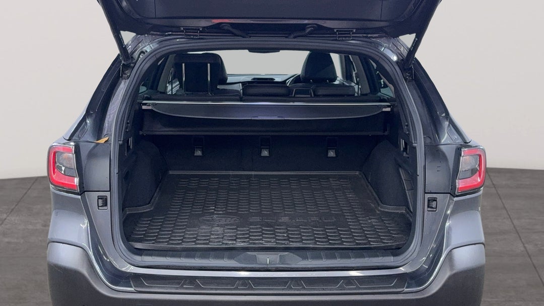 2022 Subaru Outback Awd Touring, Automatic, 11488 km, Boot Inside View