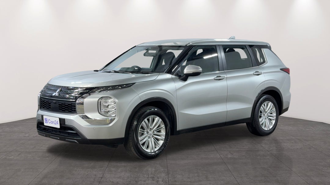 2024 Mitsubishi Outlander Es 7 Seat (2WD), Automatic, 51622 km, Left Front Diagonal (45- Degree) View