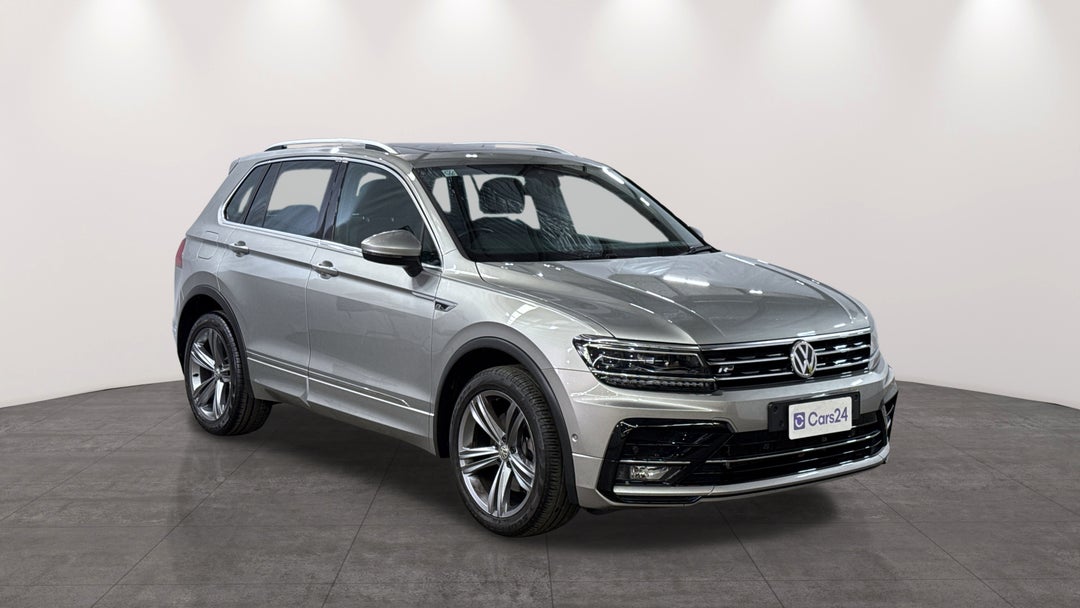 2019 Volkswagen Tiguan 132 Tsi R-line Edition, Automatic, 44280 km, Right Front Diagonal (45- Degree) View