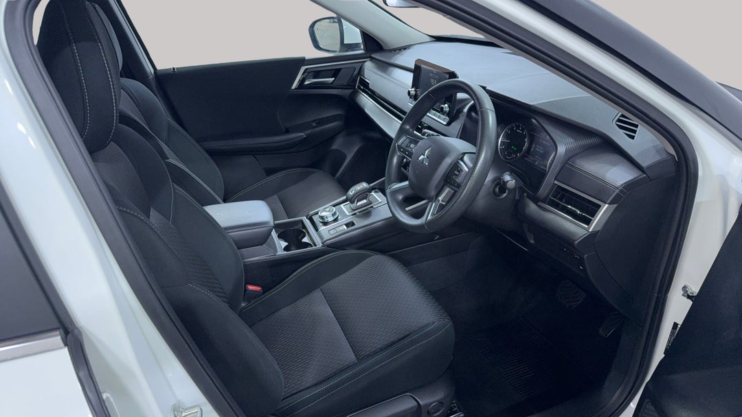 2024 Mitsubishi Outlander Es 5 Seat (2wd), Automatic, 53436 km, Right Side Front Door Cabin View