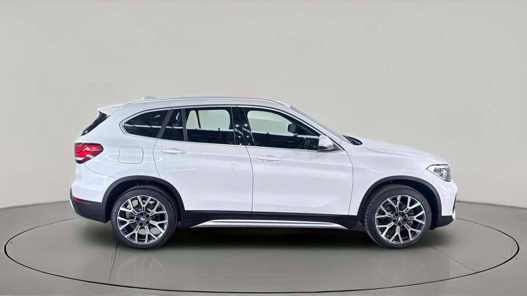 2021 BMW X1 sDrive 18i, Automatic, 28239 km, Right Side View