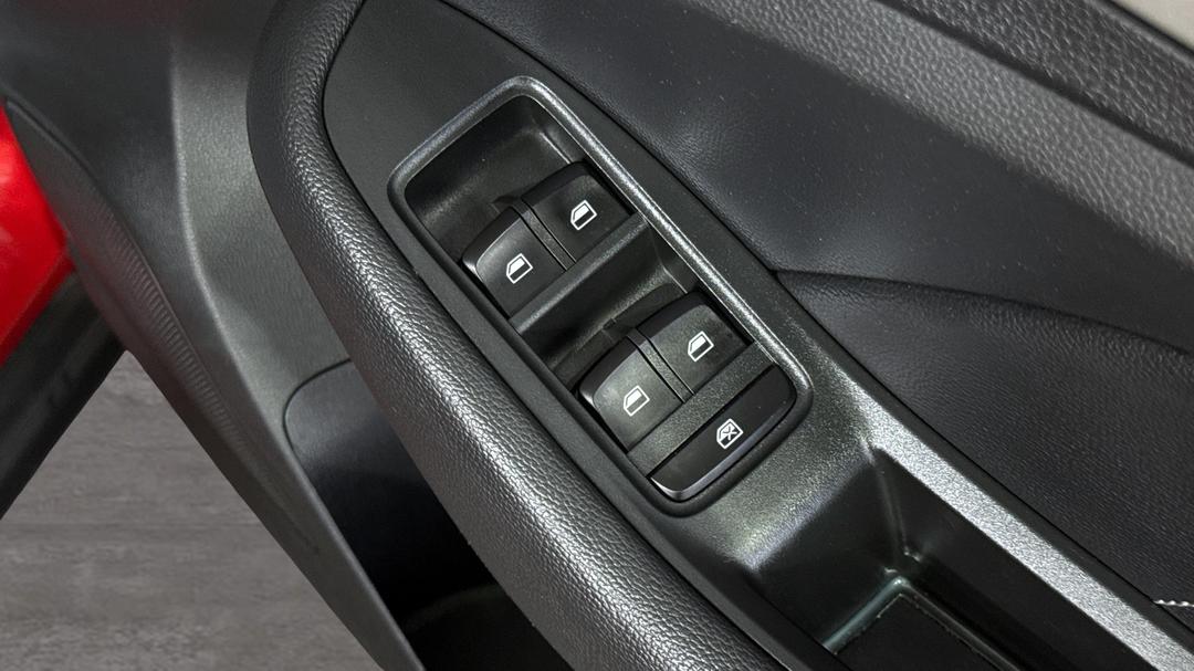 2022 MG ZS Excite, Automatic, 62917 km, Drivers Side Door Panel Controls