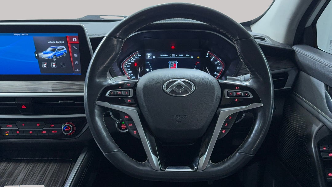 2022 LDV D90 Executive (4WD) D20, Automatic, 50396 km, Steering Wheel Close-up