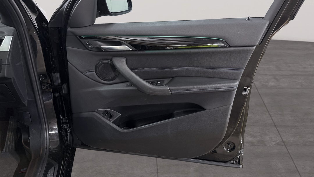 2022 BMW X1 sDrive 20i, Automatic, 38397 km, Speaker View