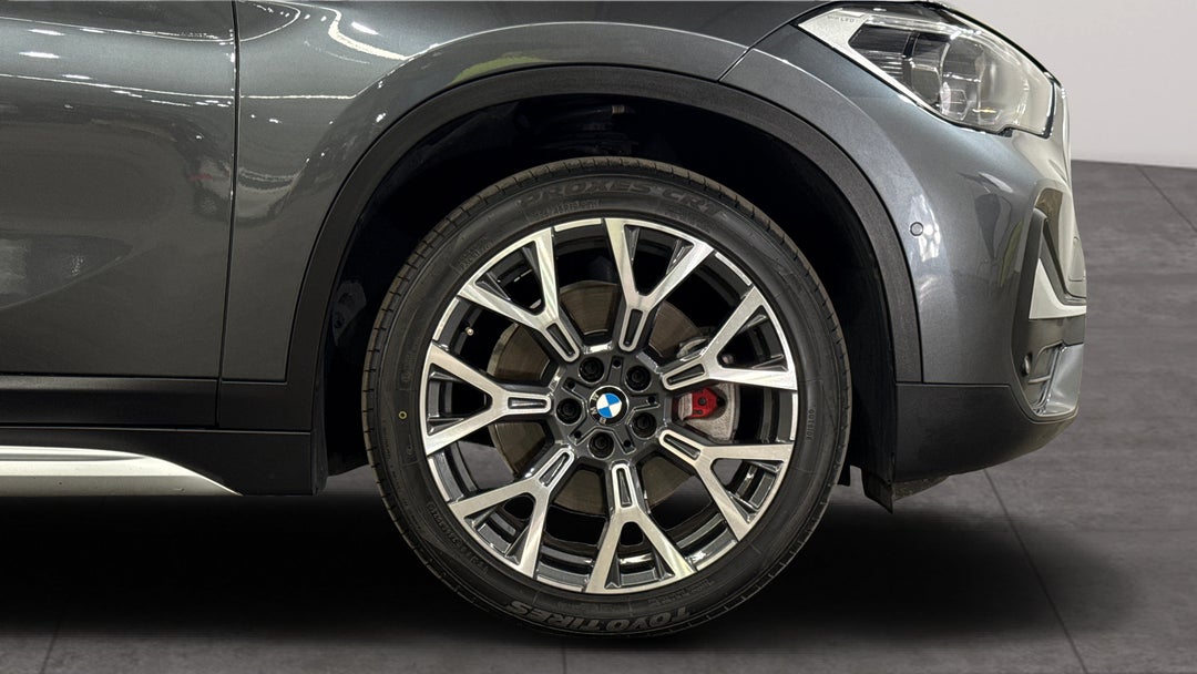 2020 BMW X1 sDrive 20i, Automatic, 44202 km, Right Front Wheel