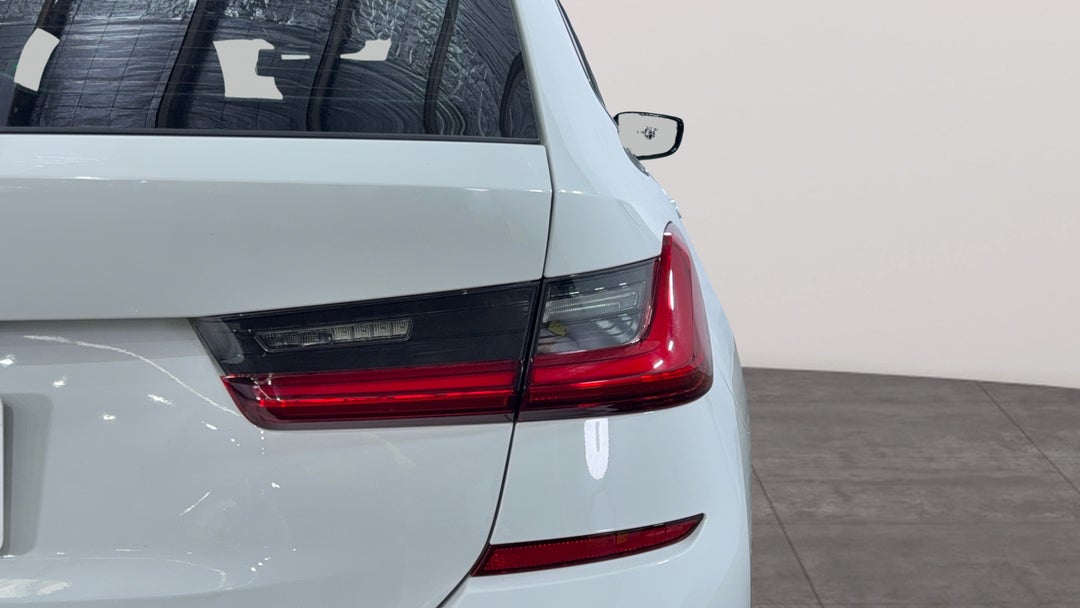 2020 BMW 3 30i Touring M Sport, Automatic, 43250 km, Badge (Boot Right Side)