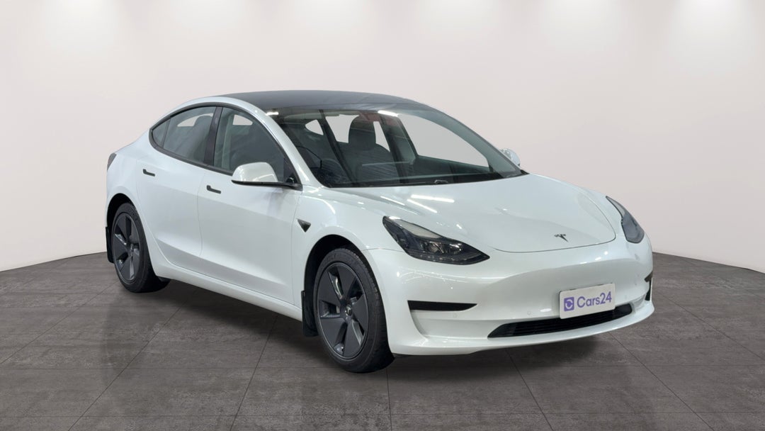 2021 Tesla Model 3 Standard Range Plus Rwd, Automatic, 48226 km, Right Front Diagonal (45- Degree) View