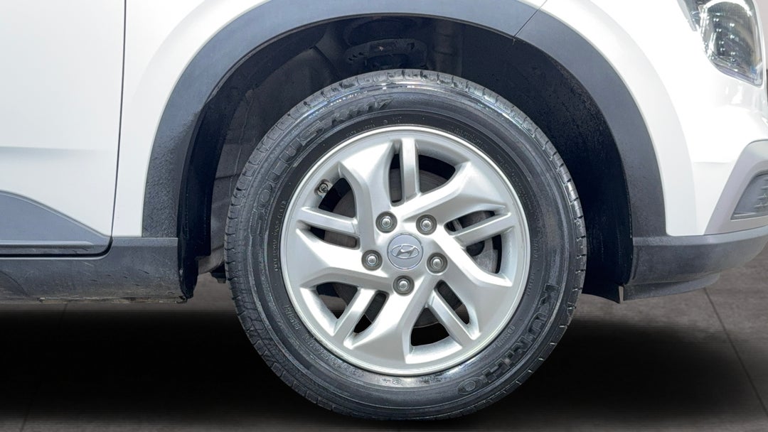 2023 Hyundai Venue Venue, Automatic, 52209 km, Right Front Wheel