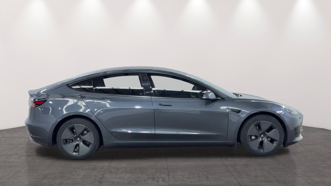 2021 Tesla Model 3 Standard Range Plus Rwd, Automatic, 69921 km, Right Side View