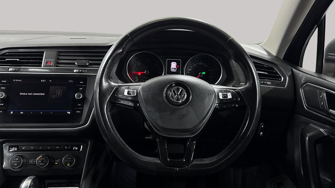 2018 Volkswagen Tiguan Allspace 110 Tdi Comfortline, Automatic, 142758 km, Steering Wheel Close-up