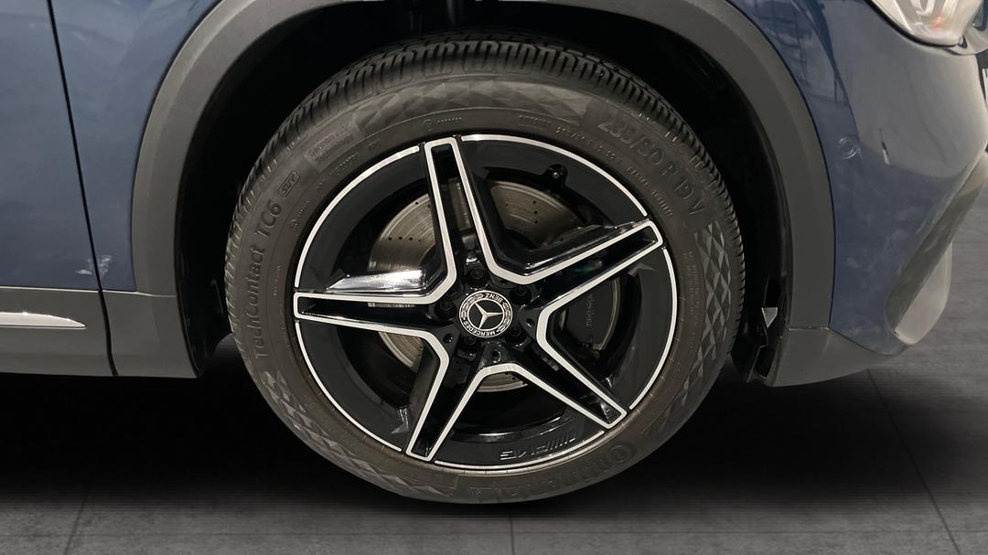 2023 Mercedes-benz GLA 250 4matic, Automatic, 40479 km, Right Front Wheel