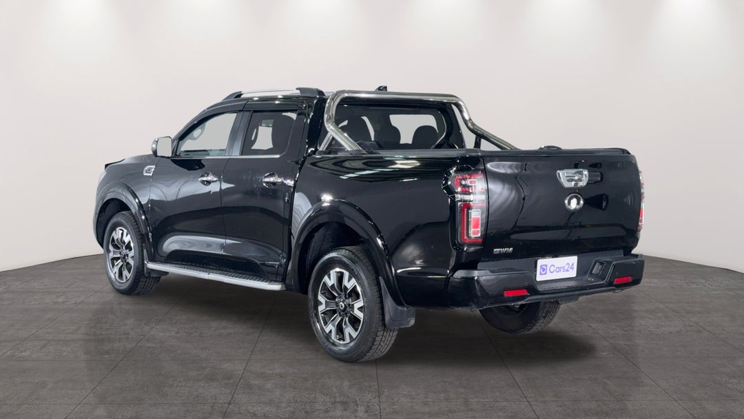 Left Back Diagonal (45- Degree) View