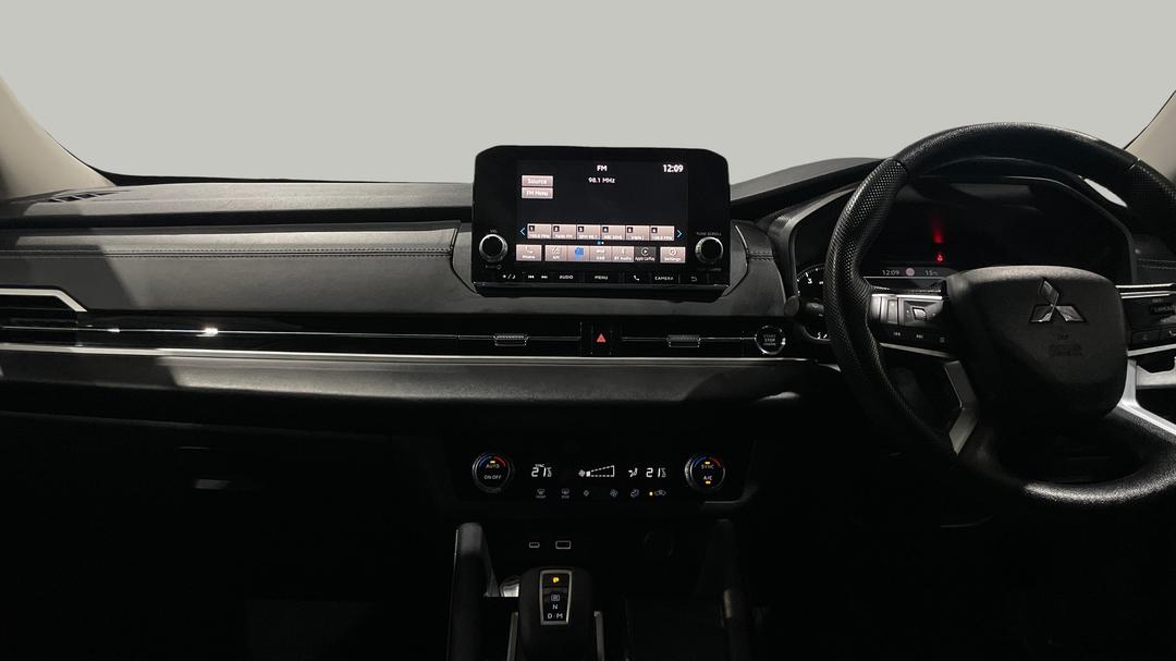 2024 Mitsubishi Outlander Es 5 Seat (2WD), Automatic, 50933 km, Dashboard View
