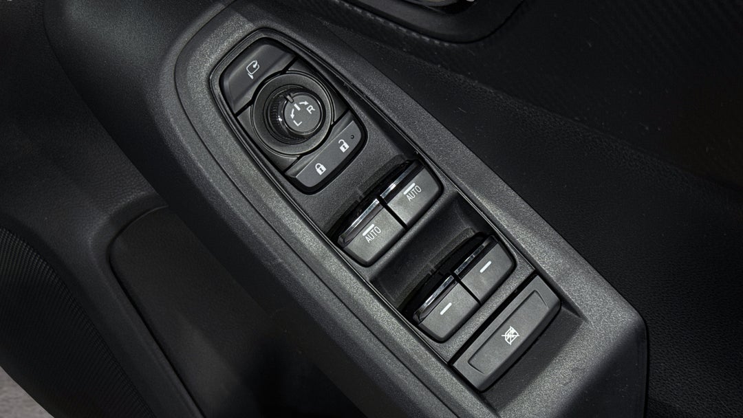 2025 Subaru Crosstrek AWD 2.0l, Automatic, 20360 km, Drivers Side Door Panel Controls