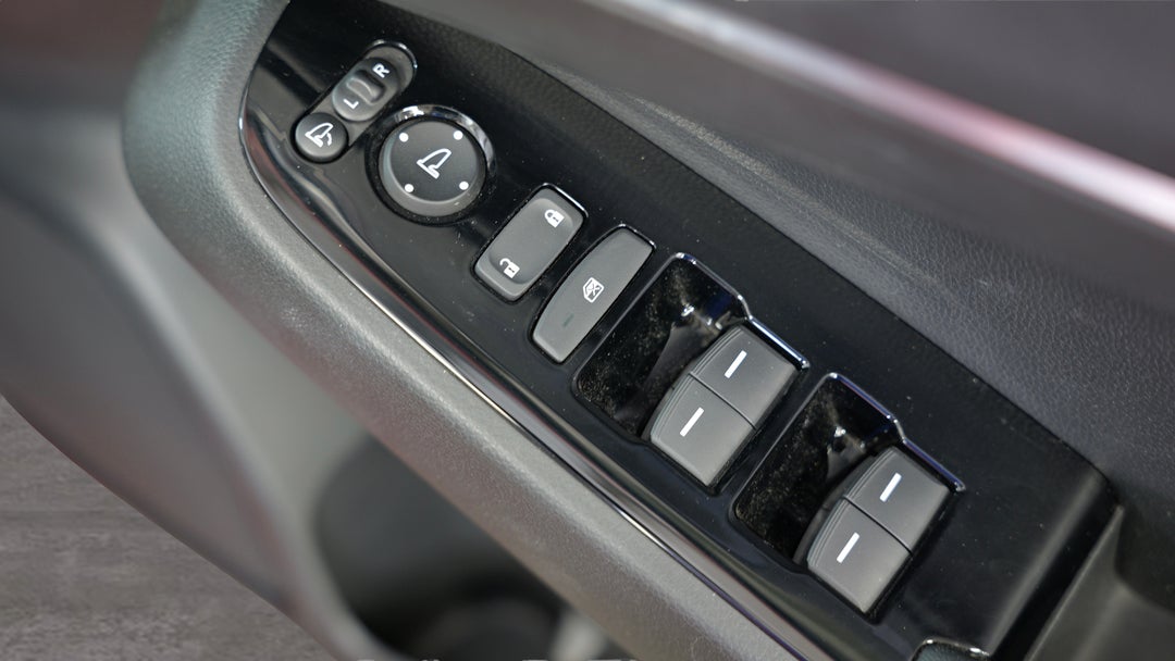 2023 Honda HR-V E:hev L, Automatic, 31131 km, Drivers Side Door Panel Controls