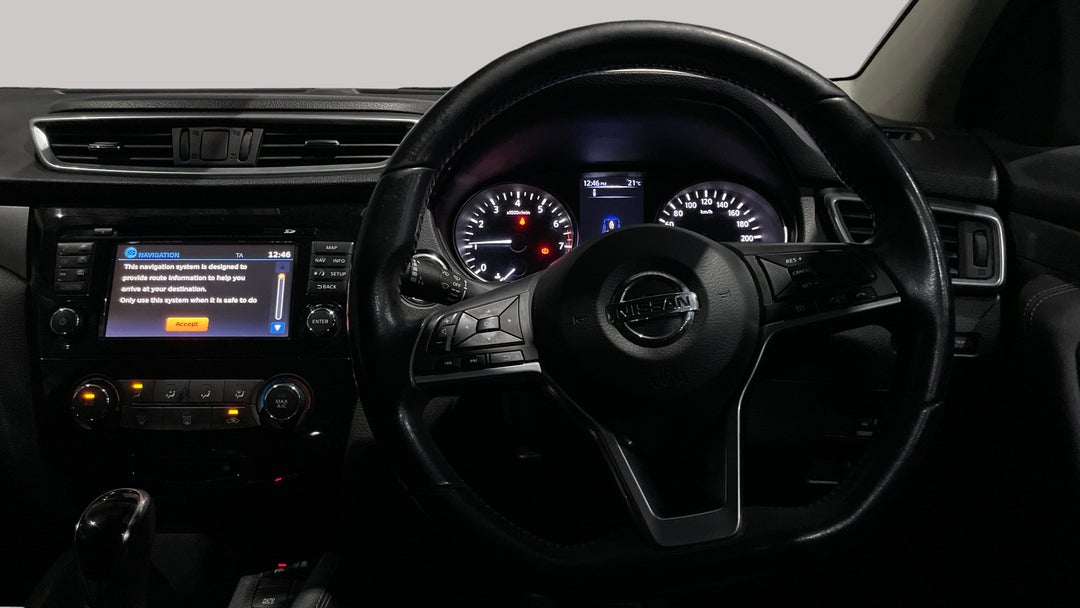 2017 Nissan Qashqai St-l, Automatic, 151809 km, Steering Wheel Close-up