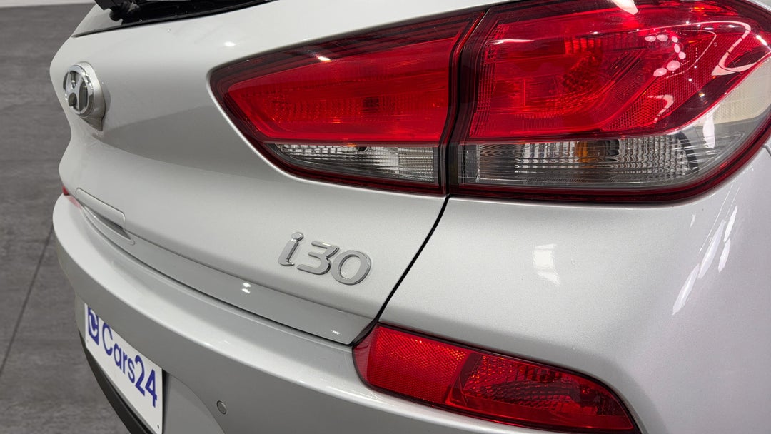 Badge (Boot Right Side)