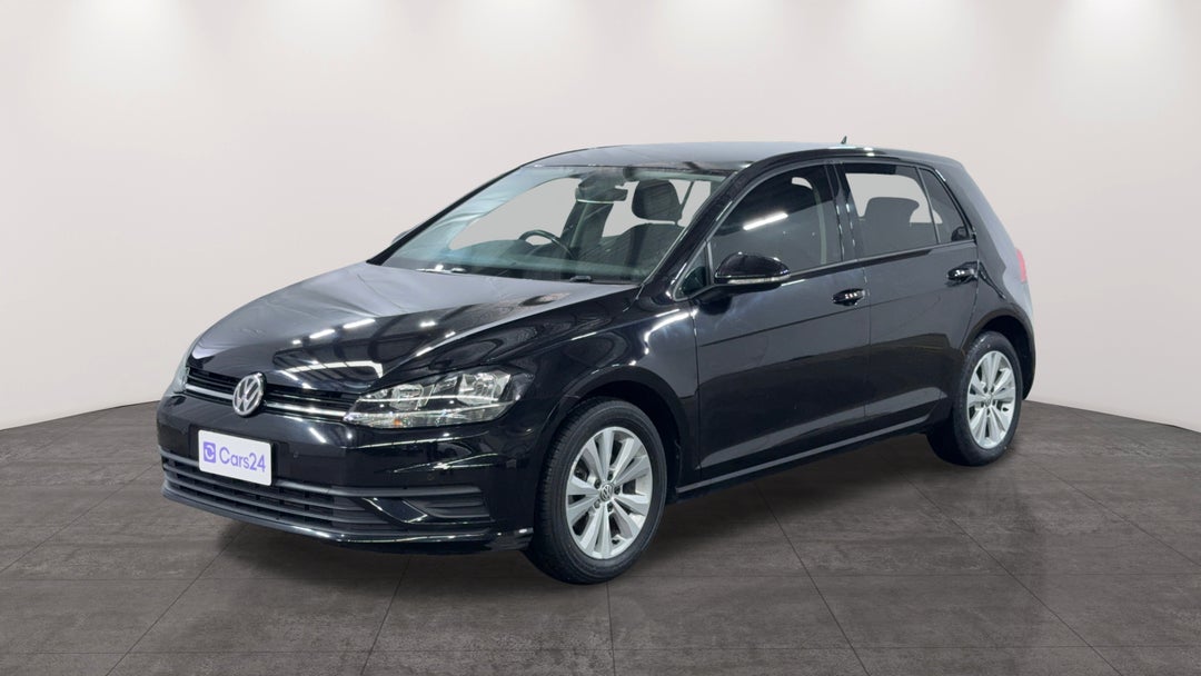 2017 Volkswagen Golf 110 Tsi Trendline, Automatic, 67351 km, Left Front Diagonal (45- Degree) View