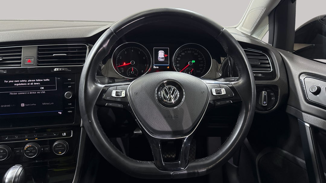 2018 Volkswagen Golf 110 Tsi Highline, Automatic, 85919 km, Steering Wheel Close-up