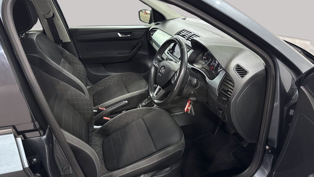 2019 SKODA Fabia 81 Tsi, Automatic, 55271 km, Right Side Front Door Cabin View