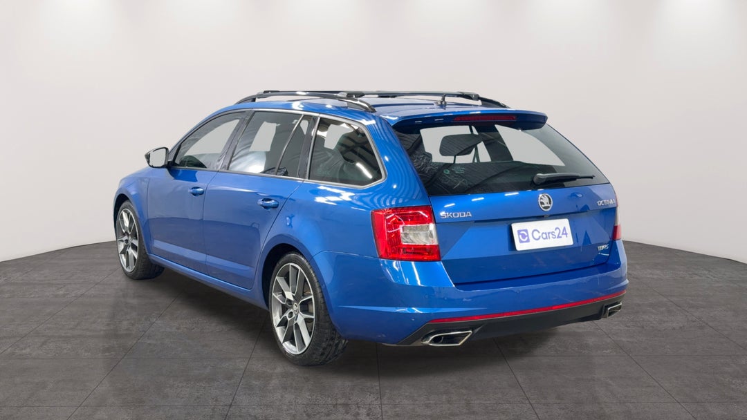 Left Back Diagonal (45- Degree) View