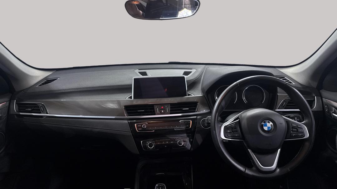 2021 BMW X1 sDrive 18i, Automatic, 28239 km, Dashboard View