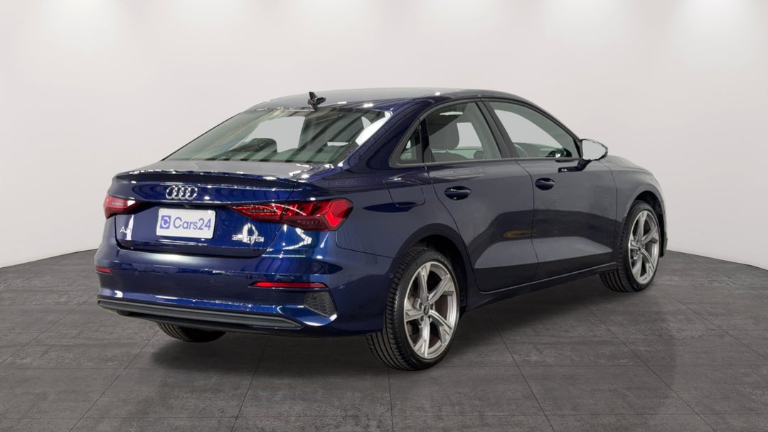 Right Back Diagonal (45- Degree) View