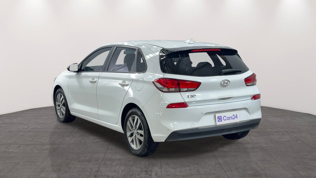 Left Back Diagonal (45- Degree) View