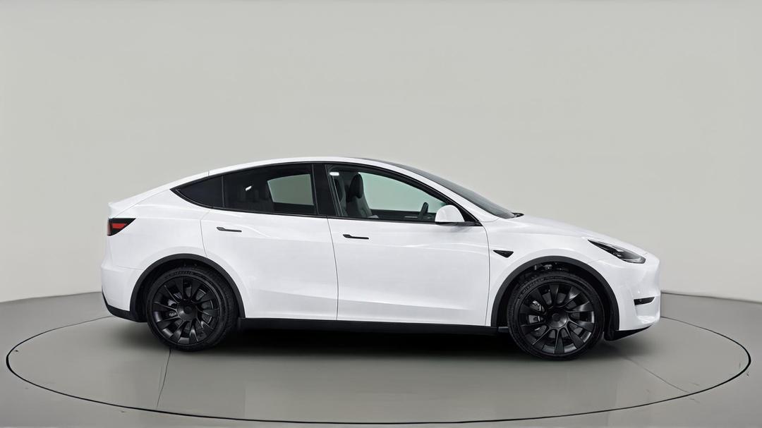 2024 Tesla Model Y Rear-wheel Drive, Automatic, 6383 km, Right Side View