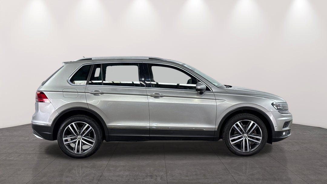 2018 Volkswagen Tiguan 162 Tsi Highline, Automatic, 81232 km, Right Side View