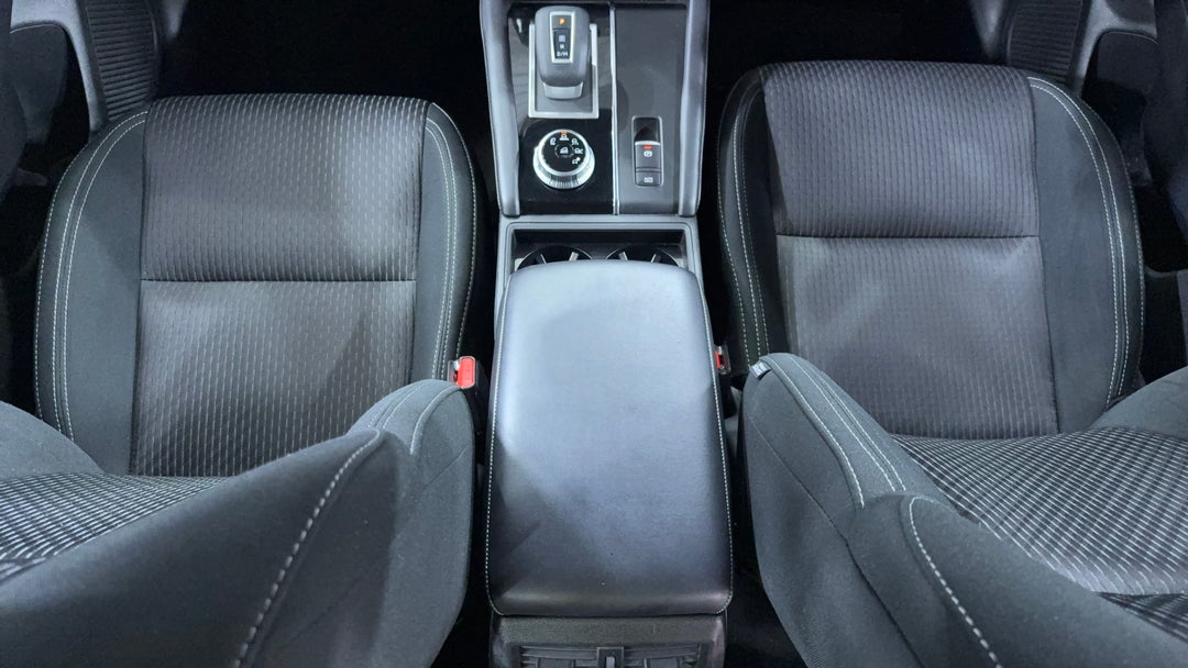 2023 Mitsubishi Outlander Es 5 Seat (2WD), Automatic, 55040 km, Center Console